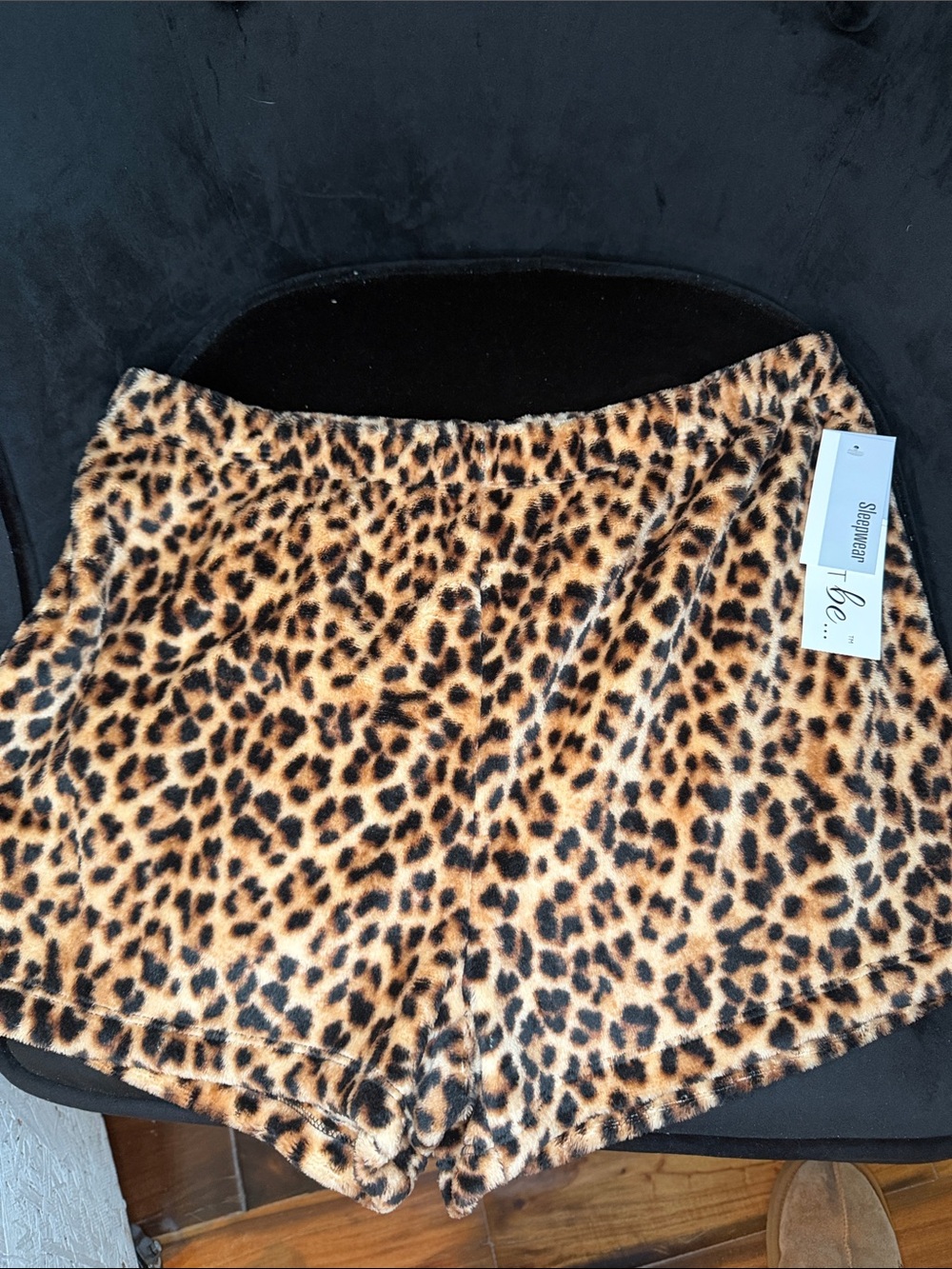 Just be NWT leopard 100% polyester fur like sleepwear . Size large.